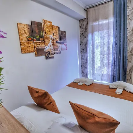 Vinyle Vatican Apartman *