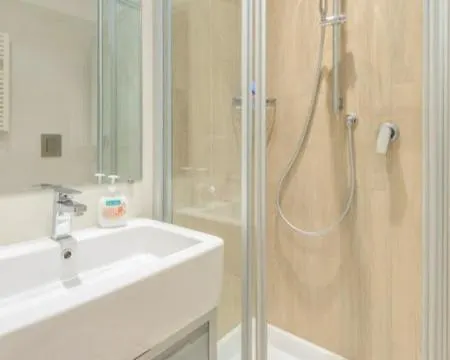 Vinyle Vatican Apartamento *