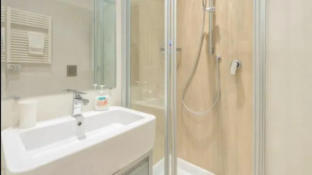 Vinyle Vatican Lägenhet *